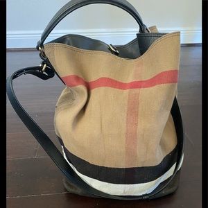 Burberry bucket bag